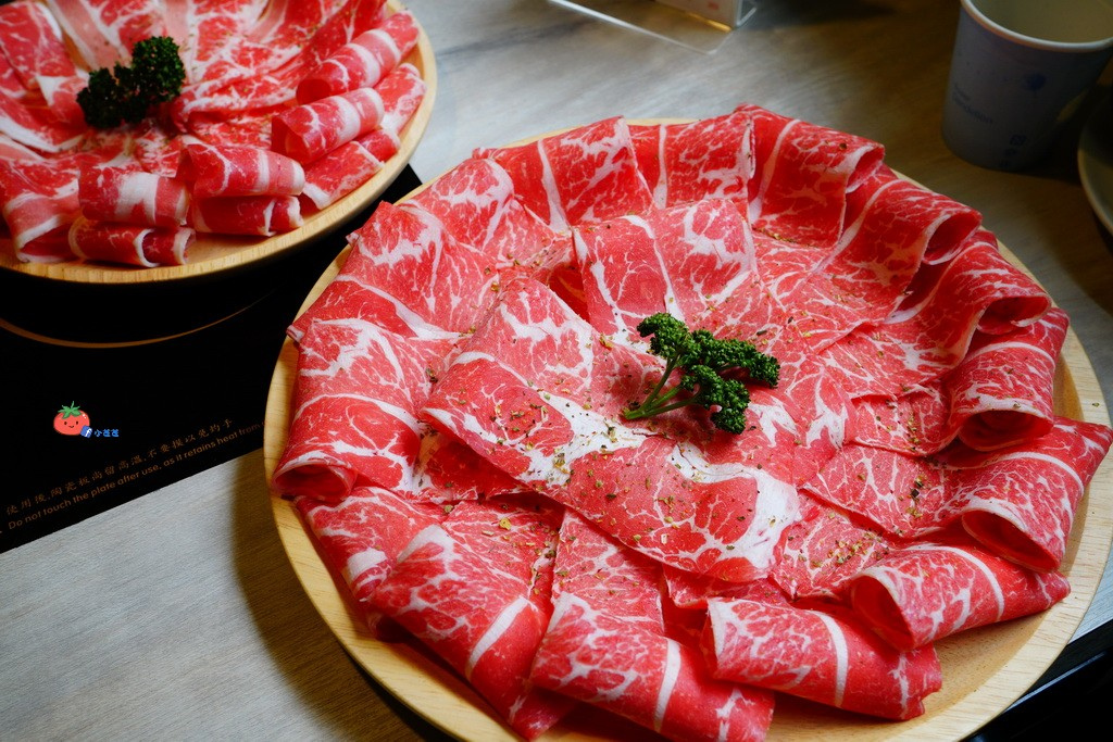 【龙潭火锅】逢甲名店 养锅石头涮涮锅 每锅230起 小美冰淇淋吃到饱