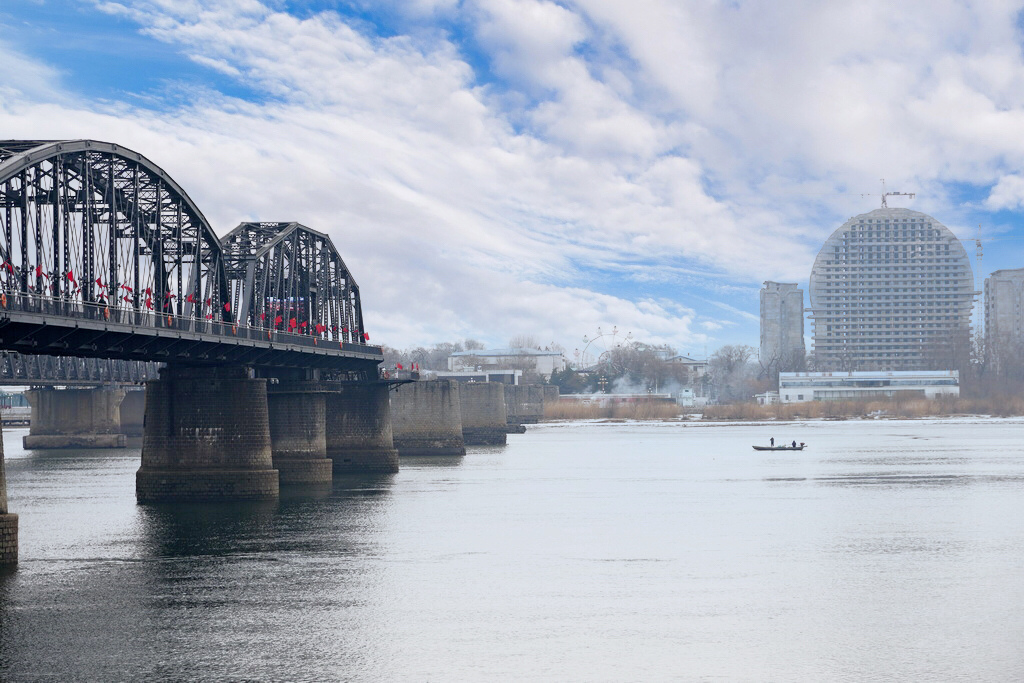 【中国东北丹东】鸭绿江风景区 中朝边界 河的另一边是北韩 鸭绿江