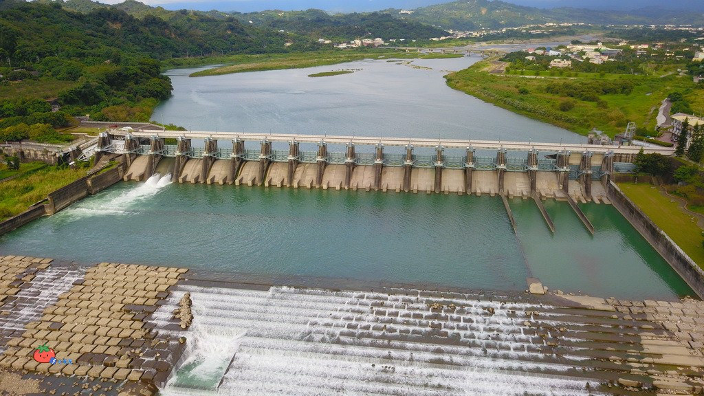 東豐綠色隧道隱藏版景點 石岡水壩921斷壩毀損景觀地震紀念地透明步道石岡斷層公園東豐自行車鐵馬道 小芝芝 雞不擇食玩樂blog