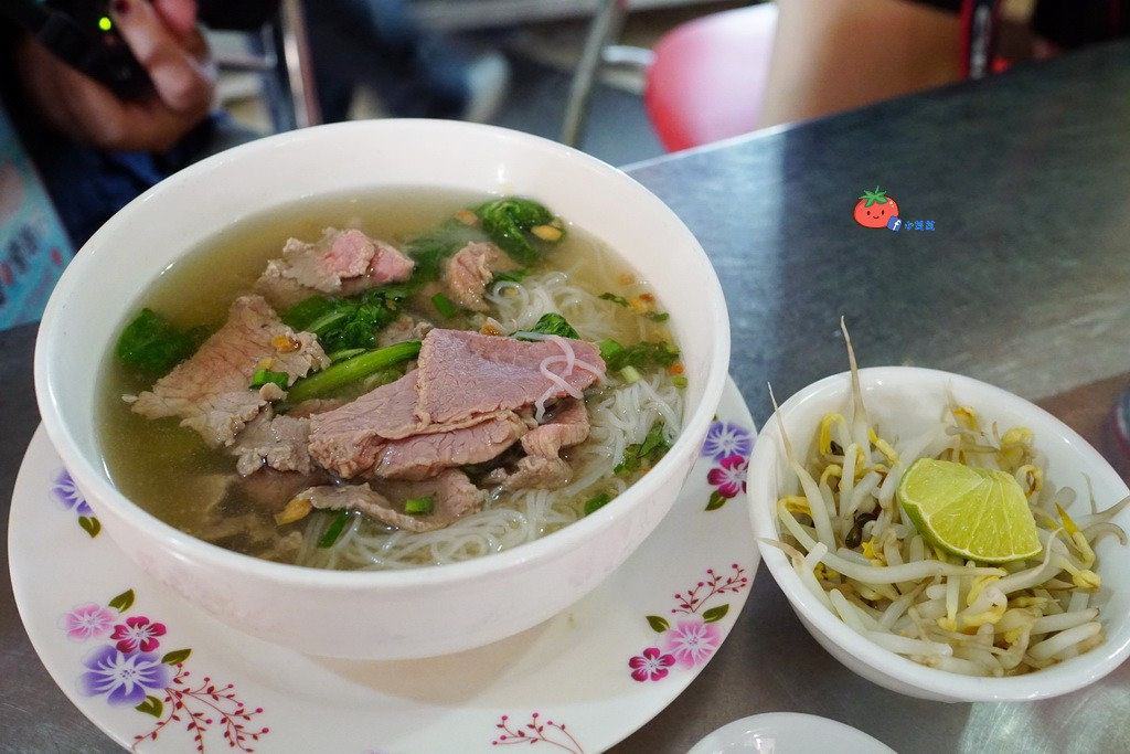 金邊早餐 Phka Riek Restaurant 牛肉湯配法國麵包很可以!