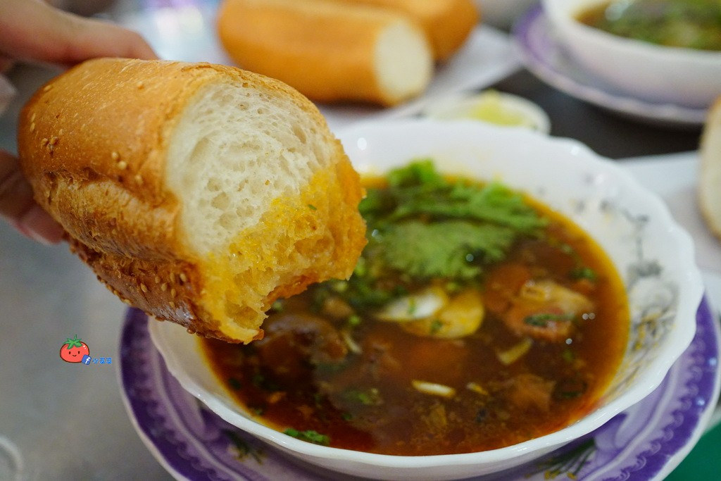 金邊早餐 Phka Riek Restaurant 牛肉湯配法國麵包很可以!