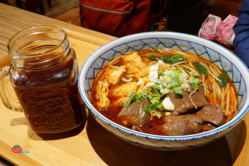 林口龜山長庚美食 網美花牆便當店美炸 品悅食堂平價消費百萬裝潢麻辣鴨血麵超厲害 小芝芝 雞不擇食玩樂blog