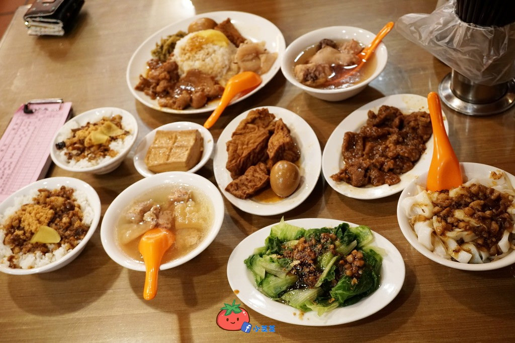 滷肉飯的生日大餐 三重四方阿九滷肉飯x兔子兔子茶飲專賣 小芝芝 雞不擇食玩樂blog